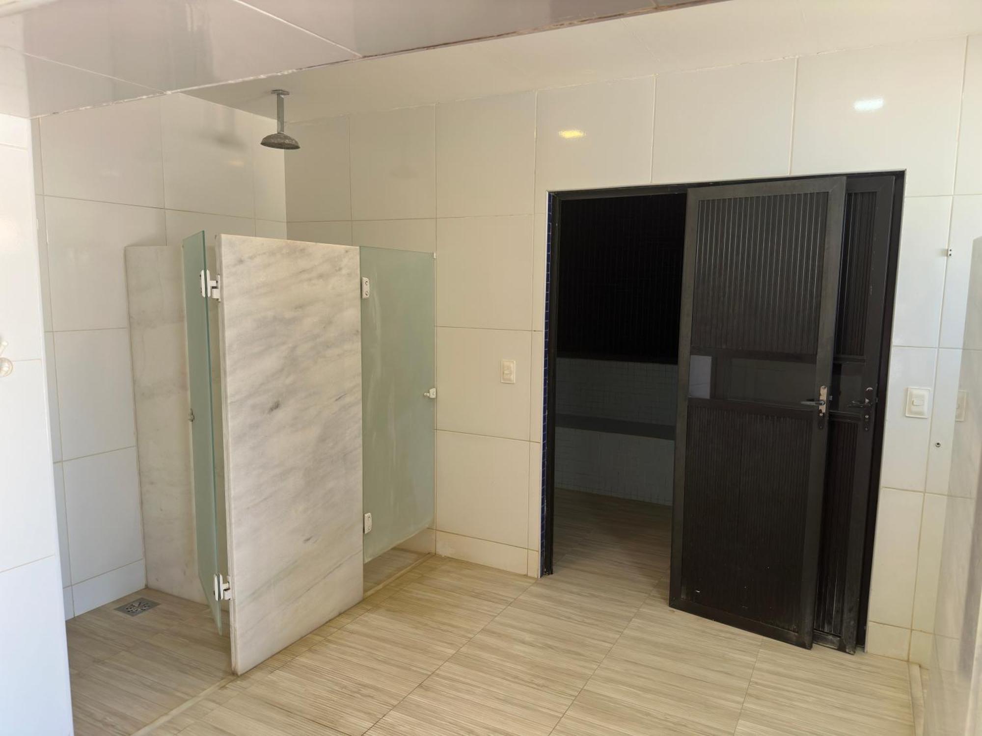Flat Guarajuba 4 Quartos Terreo A Beira Mar - Pe Na Areia - Governanca Com Arrumadeira E Wi Fi Inclusos Camassari Exterior foto
