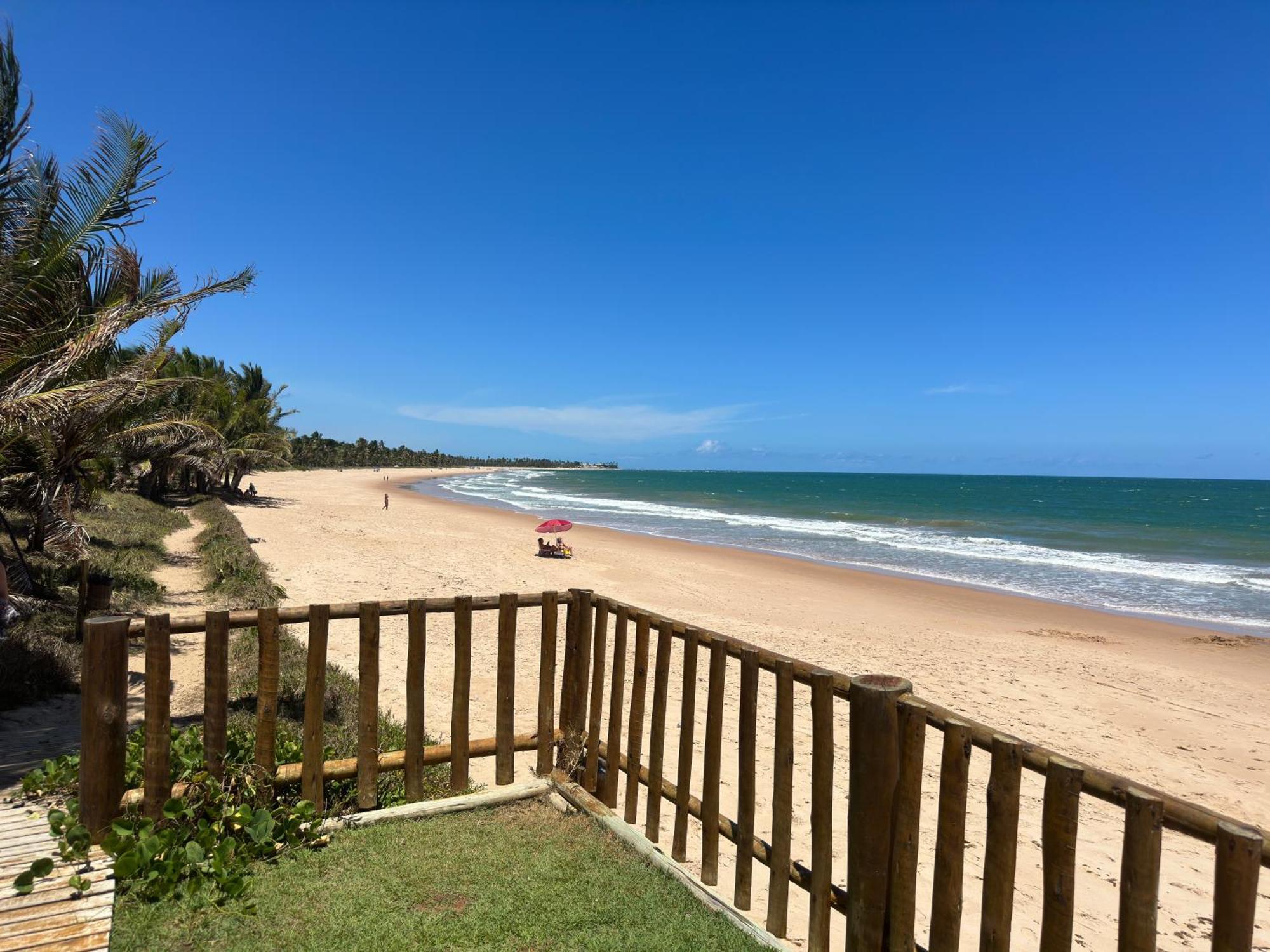 Flat Guarajuba 4 Quartos Terreo A Beira Mar - Pe Na Areia - Governanca Com Arrumadeira E Wi Fi Inclusos Camassari Exterior foto