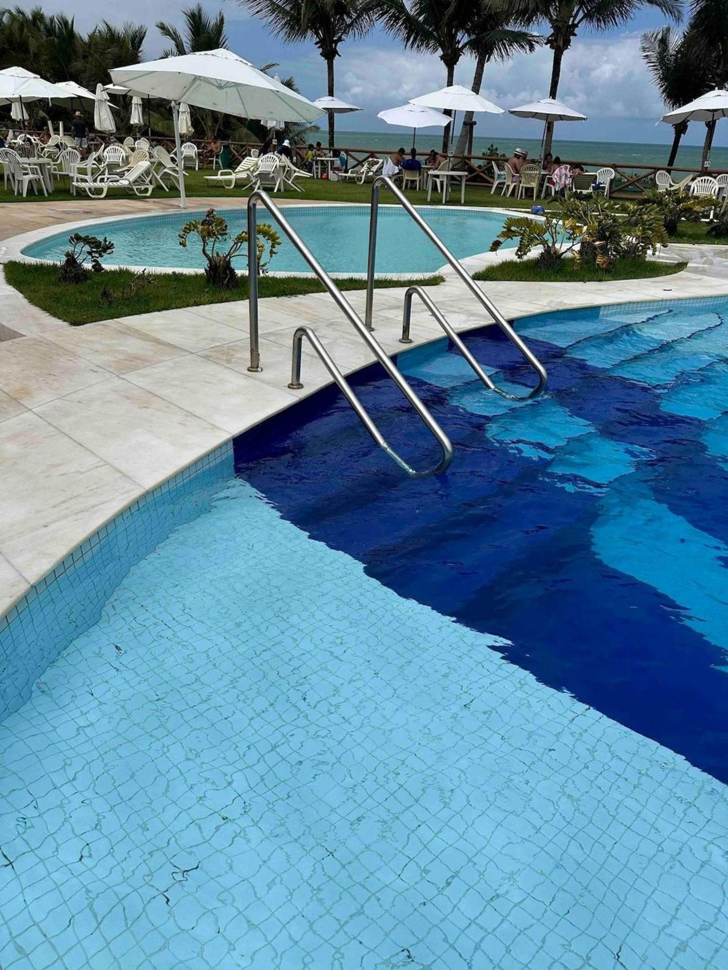 Flat Guarajuba 4 Quartos Terreo A Beira Mar - Pe Na Areia - Governanca Com Arrumadeira E Wi Fi Inclusos Camassari Exterior foto