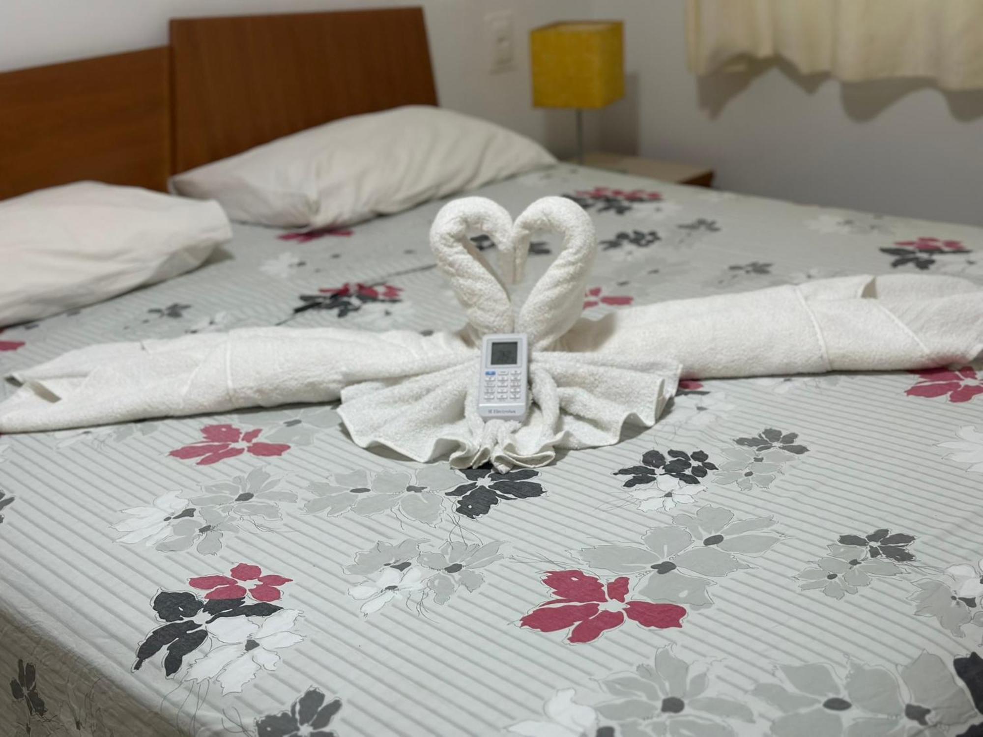 Flat Guarajuba 4 Quartos Terreo A Beira Mar - Pe Na Areia - Governanca Com Arrumadeira E Wi Fi Inclusos Camassari Exterior foto